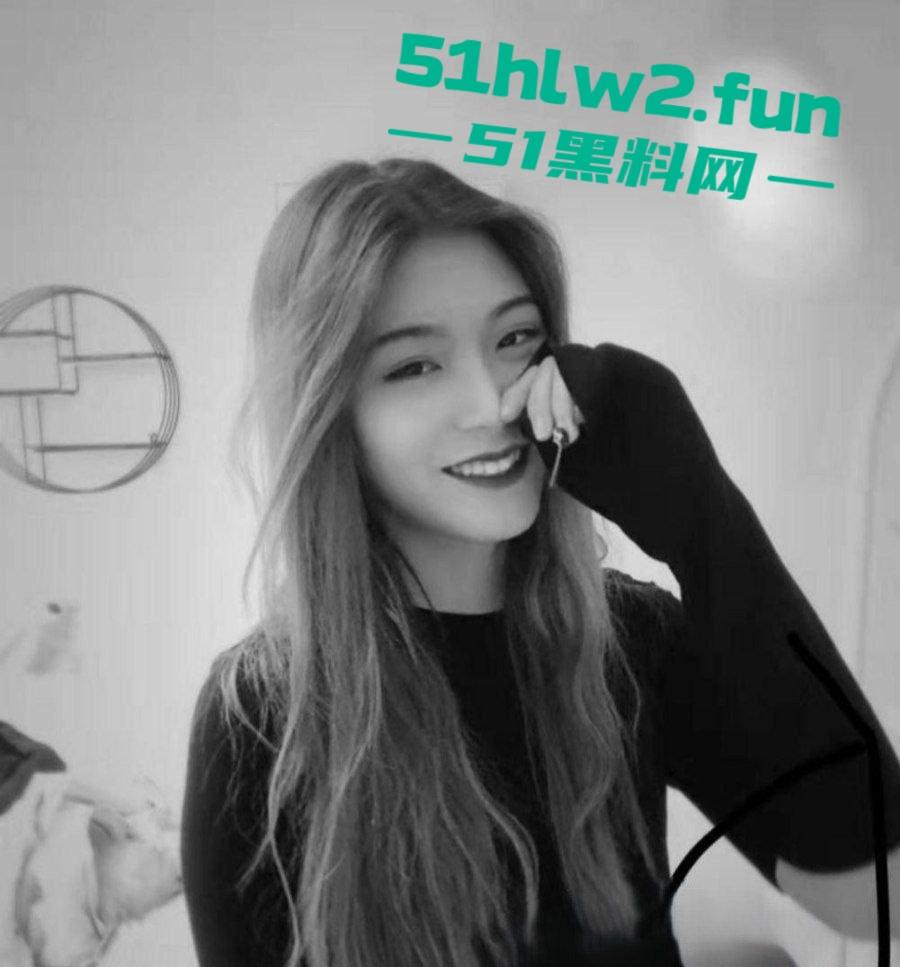 劳斯莱斯车主群现卖妻绿魔,美艳娇妻被群友轮番爆操,男主丝毫不怒,反获万人点赞,成大事者不拘小节牛啊!-3