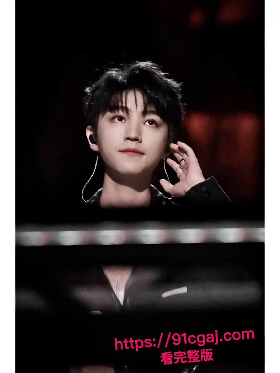 大瓜!王俊凯与经纪人杨柳不雅视频疑流出,七年纠葛藏多少秘密?-7