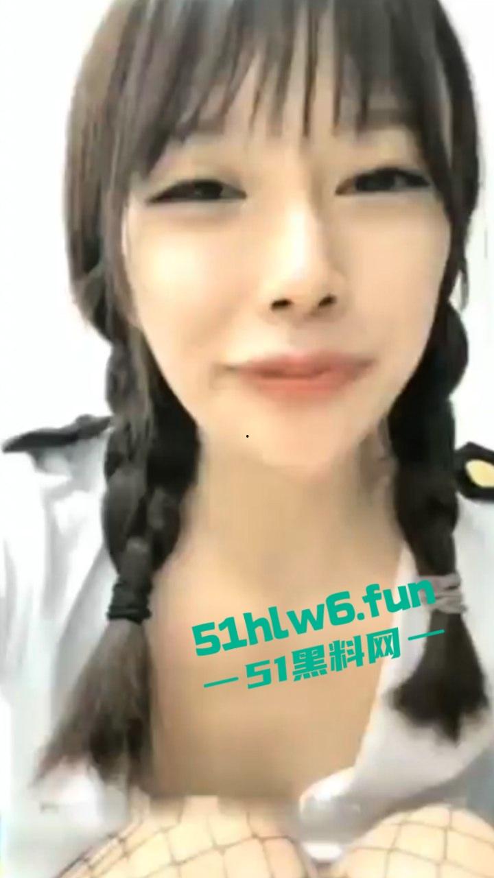 双阴道极品美女，颜值高身材一流翘臀饱满美腿修长，馒头穴粉嫩无毛这么极品的小穴还真是少见。-6