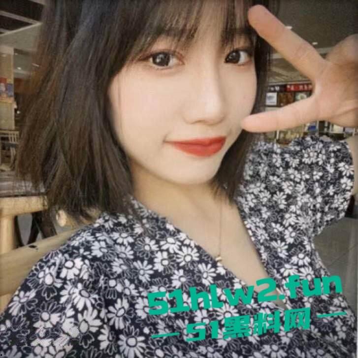 高颜值校花女神【林钰佳】清纯大眼反差学生妹，巨乳翘臀身材极品寝室自拍勾引金主，酒店约炮视频流出。-5