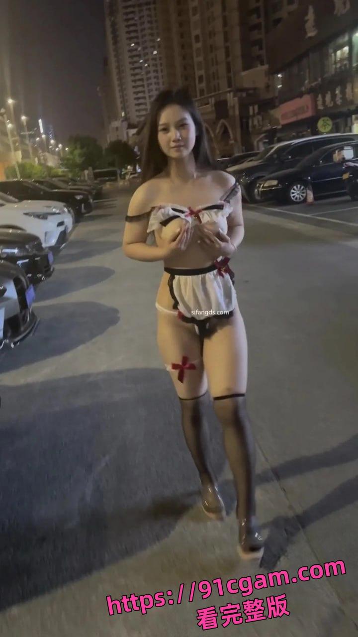 西萌工作室最新流出！涵涵和小泪深夜街头露出 户外街拍轮番争艳丽-6