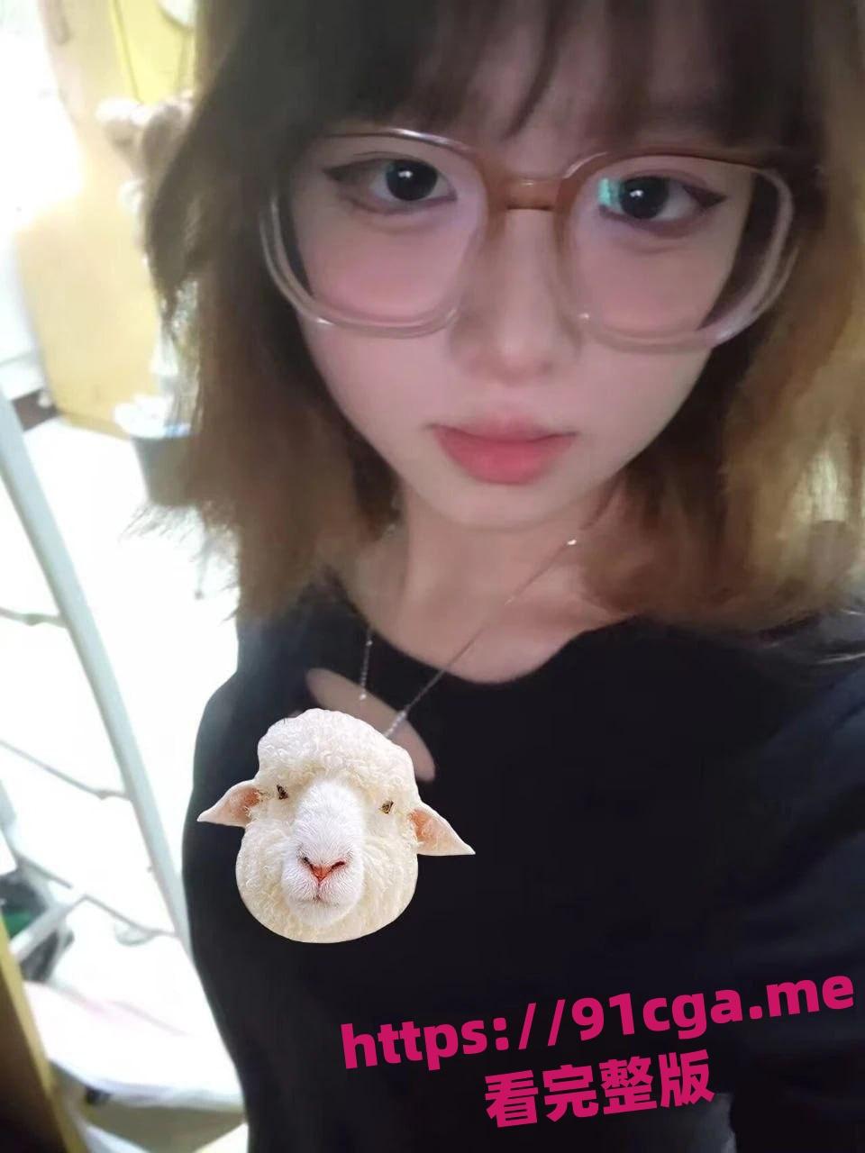 母狗眼镜兽医实习生店里实习勾引老板想当老板娘被爆-6