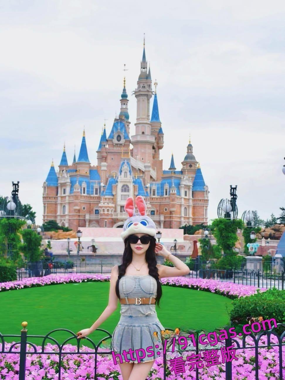 网美依婷3000粉炸出大料！与男友露脸后入视频外流，项链戴着做爱太骚了-6