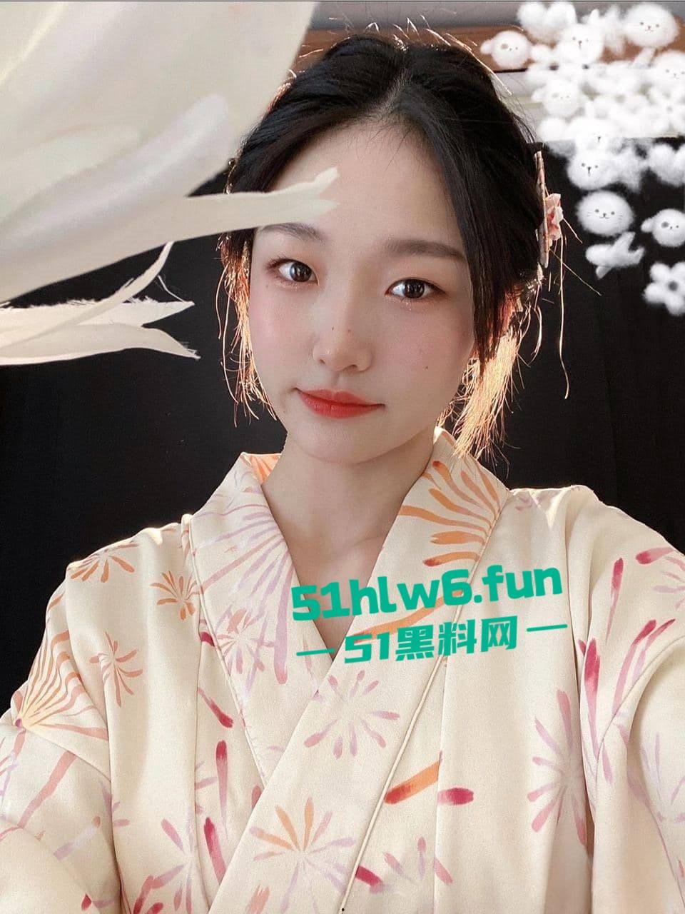 清纯颜值白富美【张欣玥】表面富家千金，背地里骚母狗一条给主人深喉吃屌淫靡喘息，大量不雅视图流出。-4