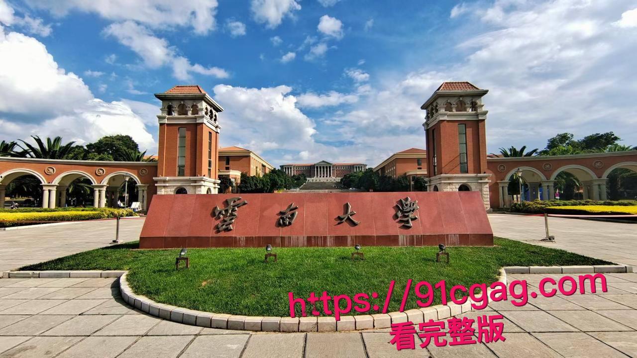 云南大学研究生 刘明明 沉溺SM性爱 打屁股接烟灰 被富二代操到嫩逼红肿羞辱高潮！-4